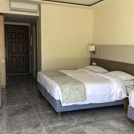 Athina Hotel Agios Georgios Pagon