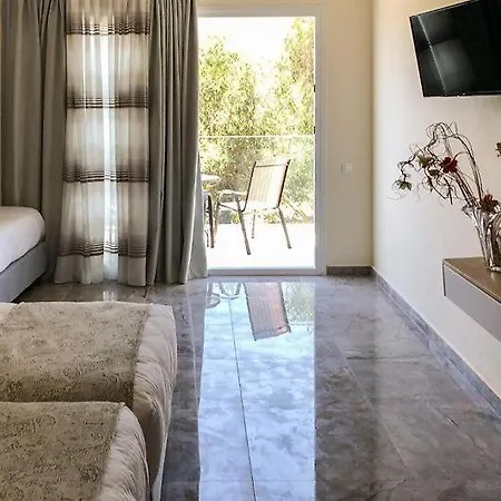 Athina آغيوس غيوريوس باغون