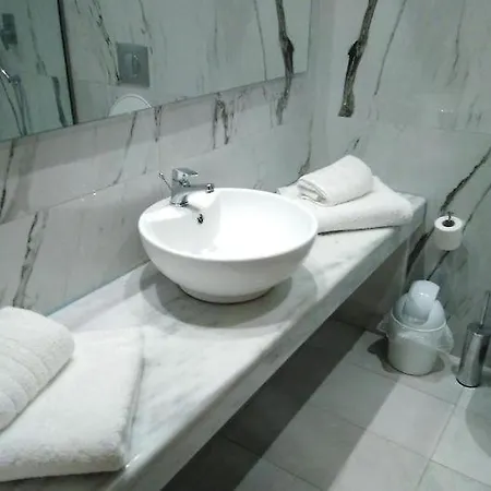 Athina Hotel Agios Georgios Pagon